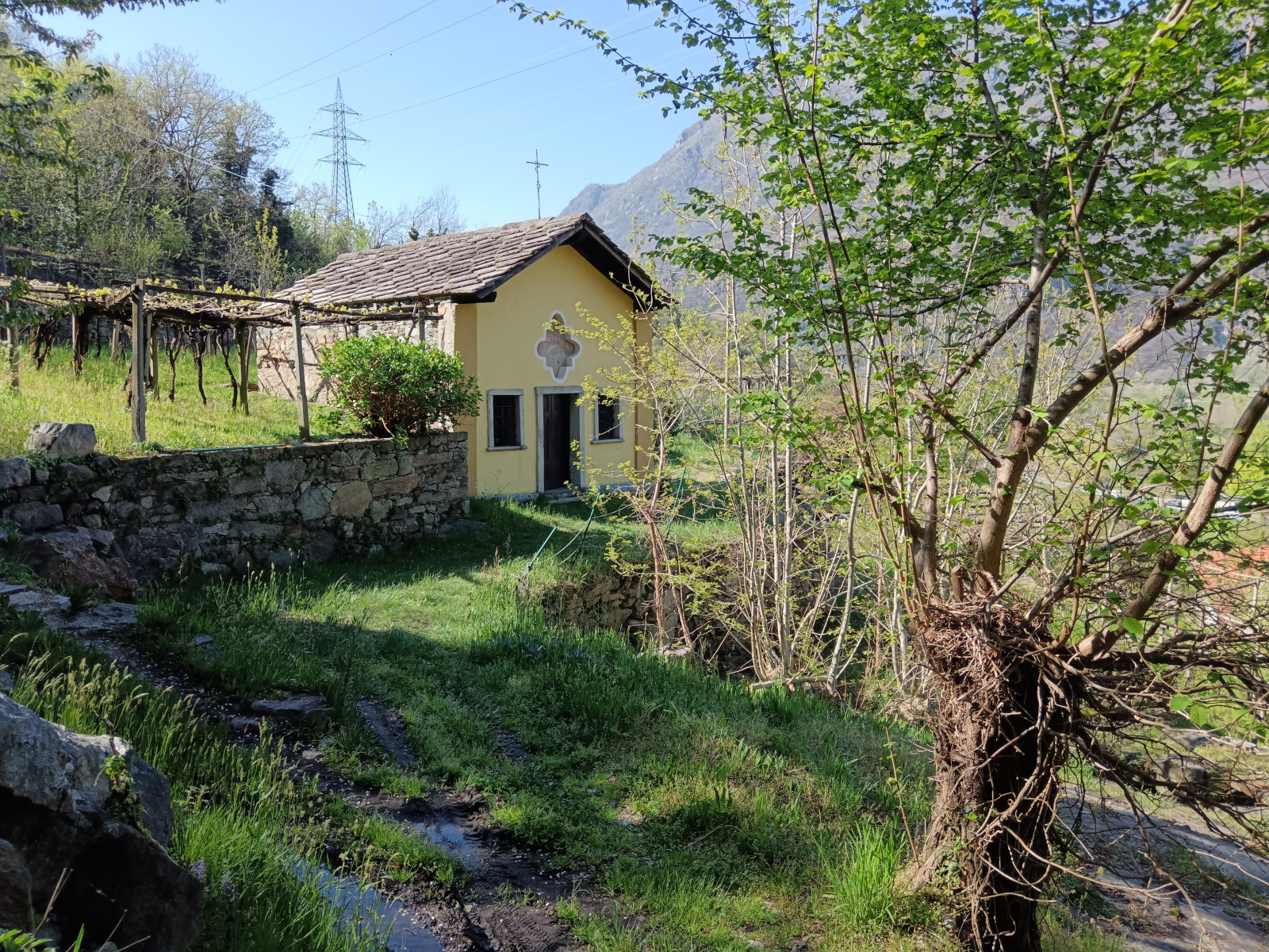 Eremo rurale lungo la Via Francigena in Canavese